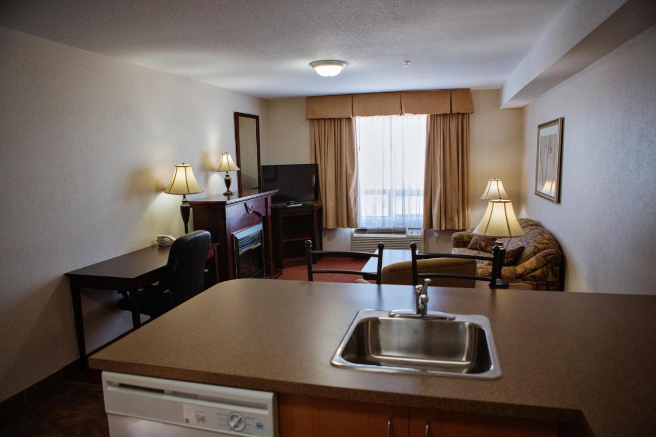 High Prairie Peavine Inn & Suites מראה חיצוני תמונה