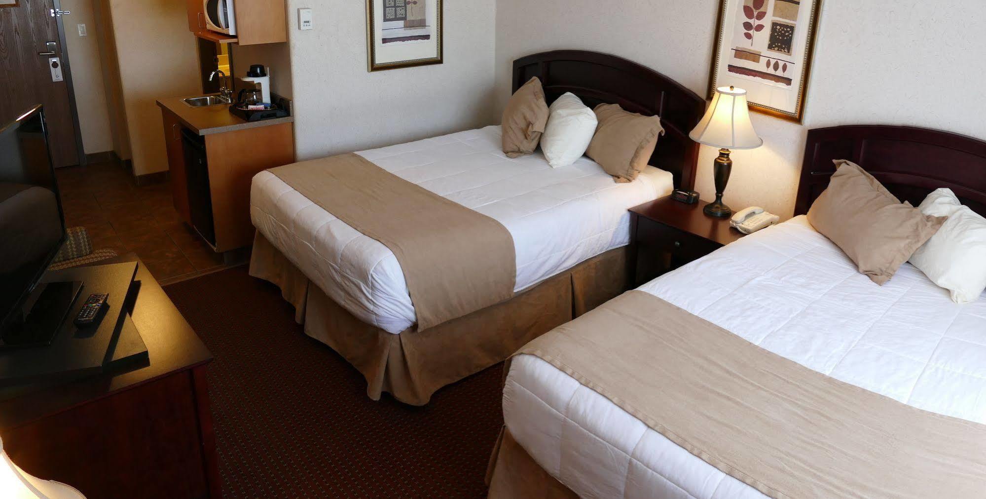 High Prairie Peavine Inn & Suites מראה חיצוני תמונה